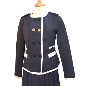 Zara | Basic Blacl & white blazer / jacket with button details & shoulder accent